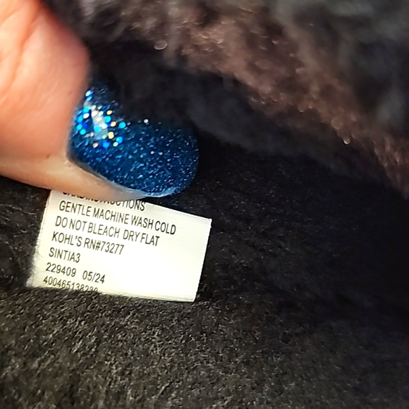 Slippers - Picture 12 of 16